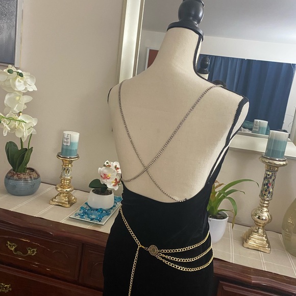 ☀️👗NWOT H&M sexy velvet dress straps in rhinestone chain crossed at back☀️ - Picture 4 of 11